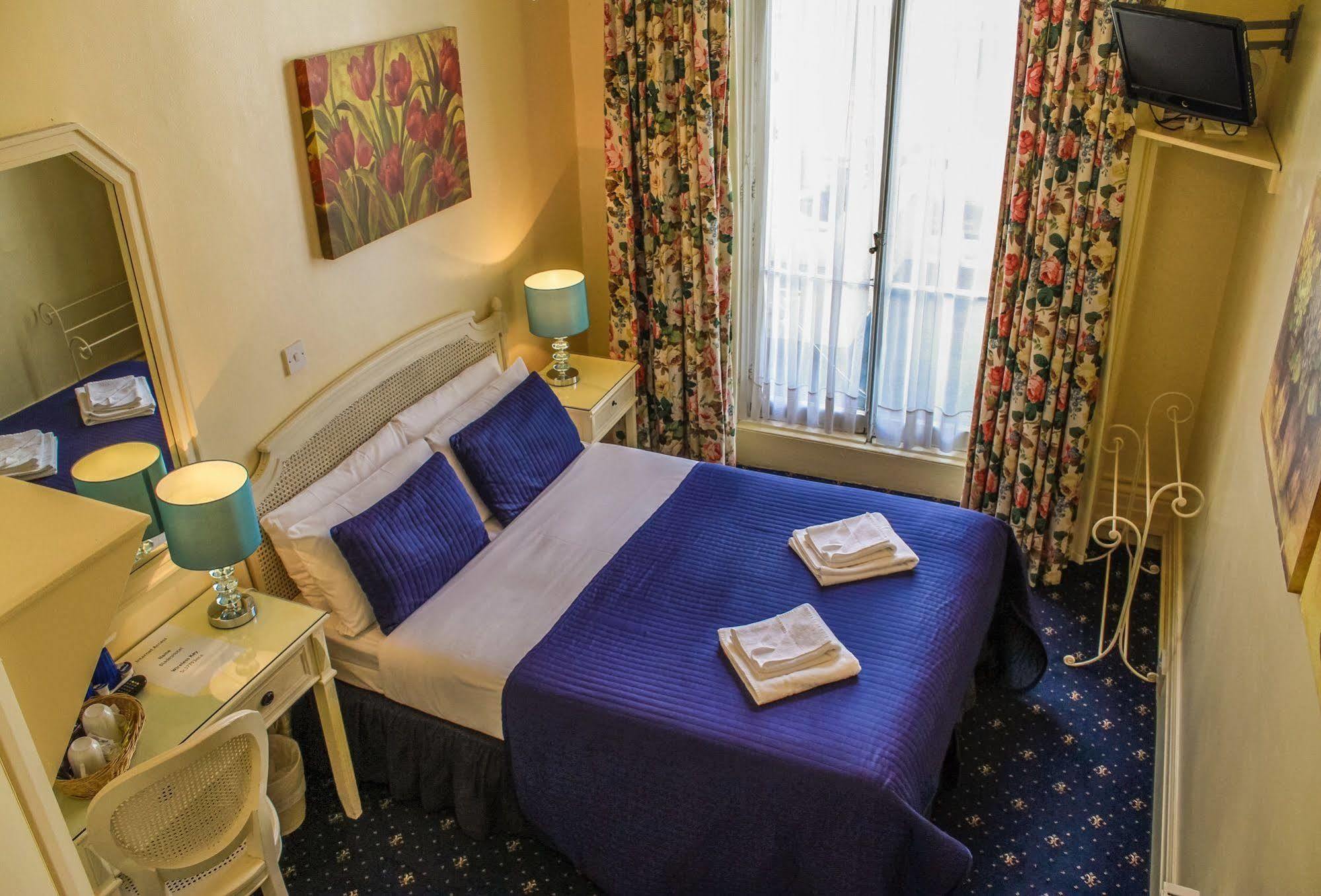 Blades Hotel London Exterior photo